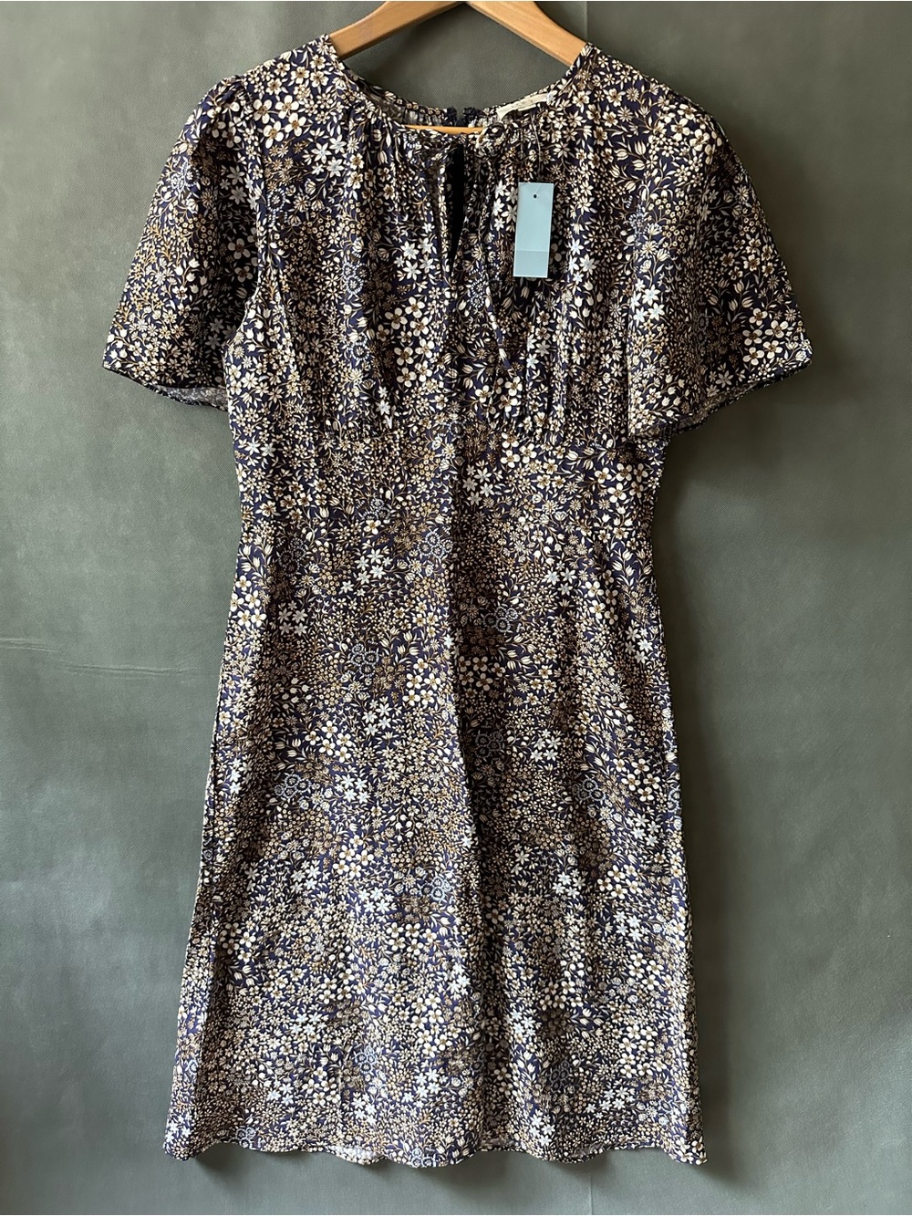 NWT LOFT Outlet Navy Blue Ditsy Floral Flutter Sleeve Midi Dress - Size 10P